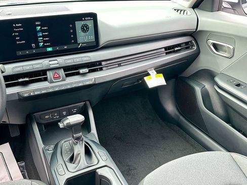 New 2025 Kia K4 LXS image 21