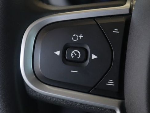 Used 2022 Volvo XC60 T8 Inscription Expression w/ Advanced Package image 12