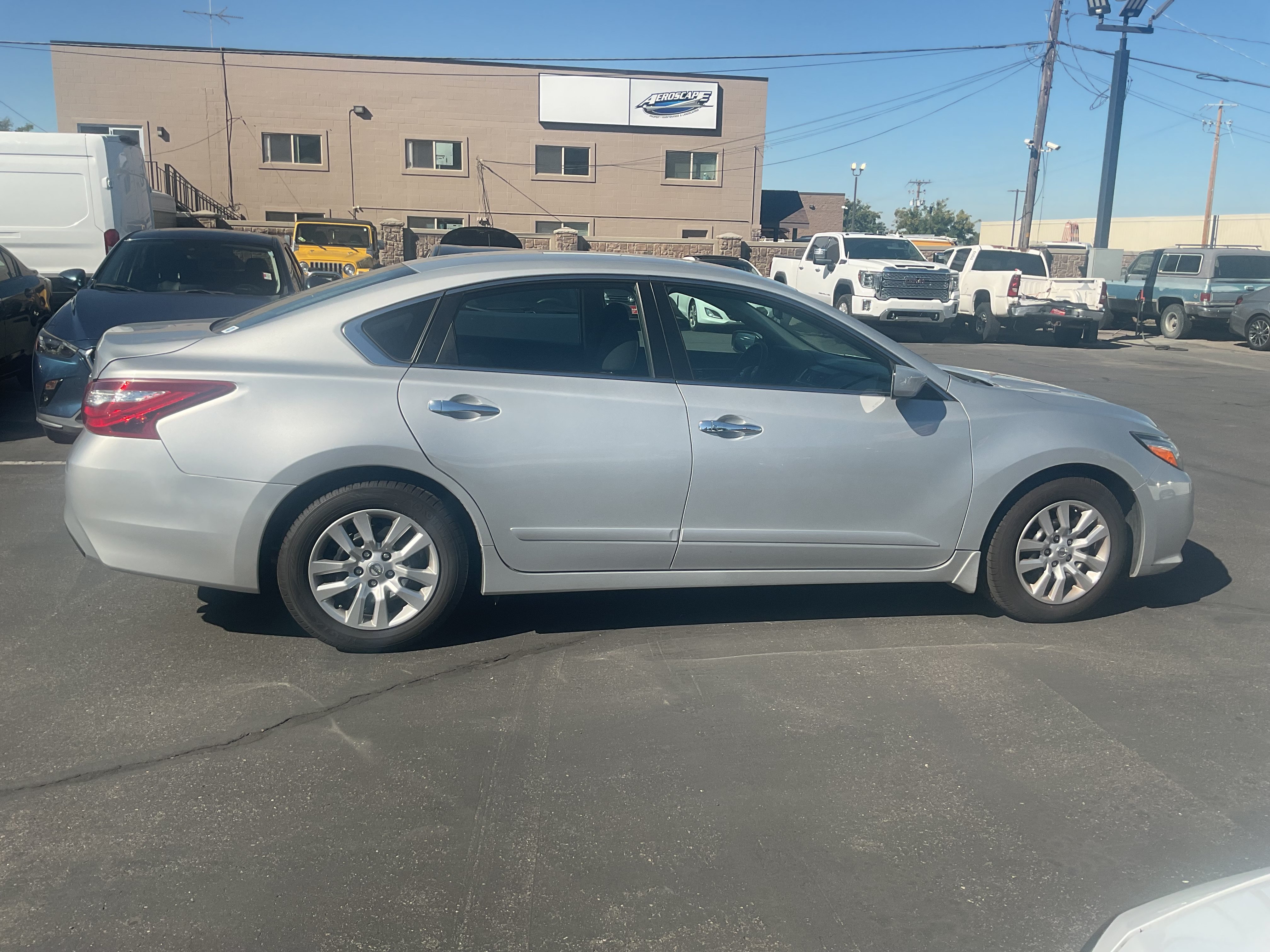 Used 2017 Nissan Altima 2.5 S w/ Power Driver Seat Package FWD image 5