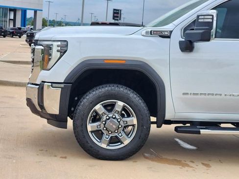New 2026 GMC Sierra 2500 SLT AWD/4WD image 9