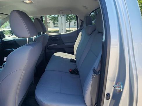 Used 2019 Toyota Tacoma SR5 AWD/4WD image 13
