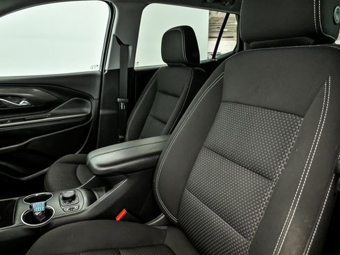 Used 2024 GMC Terrain SLE w/ Driver Convenience Package FWD image 13