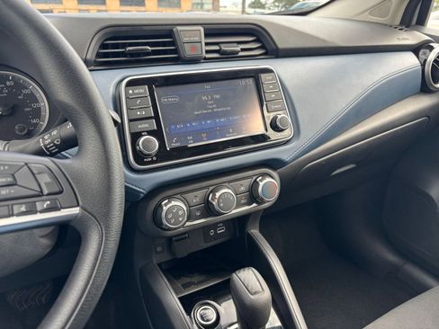 Used 2025 Nissan Versa SV FWD image 17