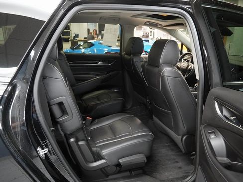 Used 2019 Buick Enclave Avenir w/ Avenir Technology Package image 27