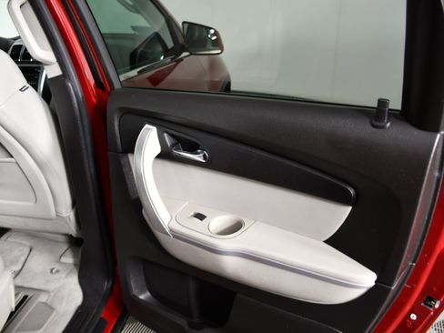 Used 2012 GMC Acadia SLT AWD/4WD image 39