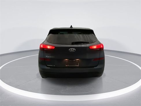 Used 2021 Hyundai Tucson SE w/ Cargo Package image 3