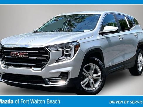Used 2022 GMC Terrain SLE FWD image 2