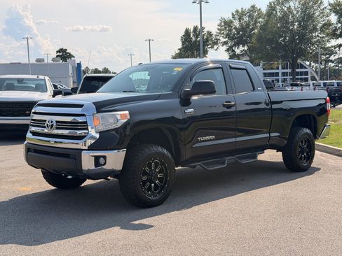 Used 2017 Toyota Tundra SR5 AWD/4WD image 7