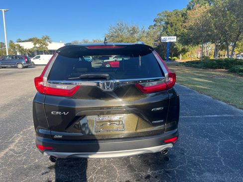 Used 2018 Honda CR-V Touring image 14