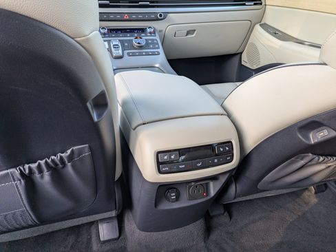Used 2023 Hyundai Palisade Limited AWD/4WD image 32