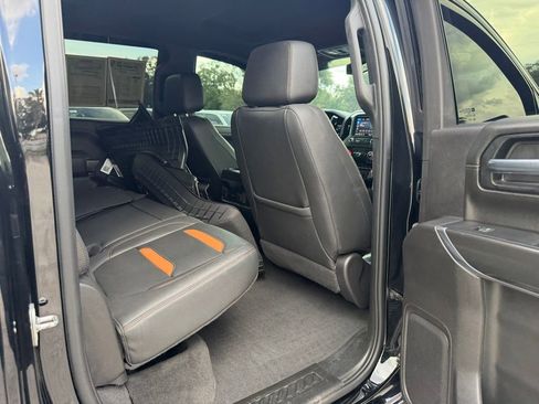 Used 2022 GMC Sierra 1500 AT4 w/ AT4 Premium Package AWD/4WD image 32