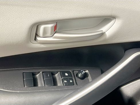Used 2021 Toyota Corolla SE FWD image 16