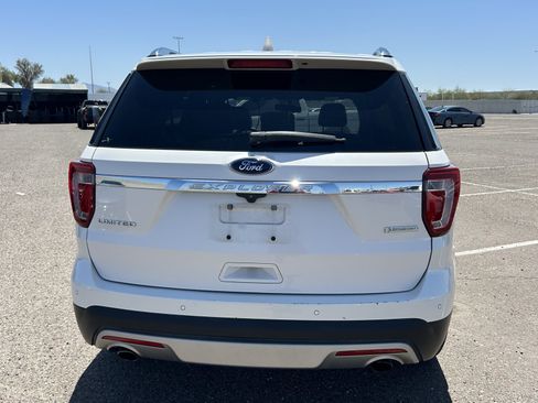 Used 2017 Ford Explorer Limited FWD image 4