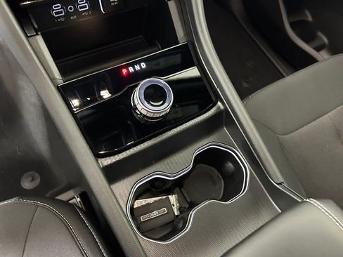 Used 2025 Jeep Grand Cherokee Laredo X image 21