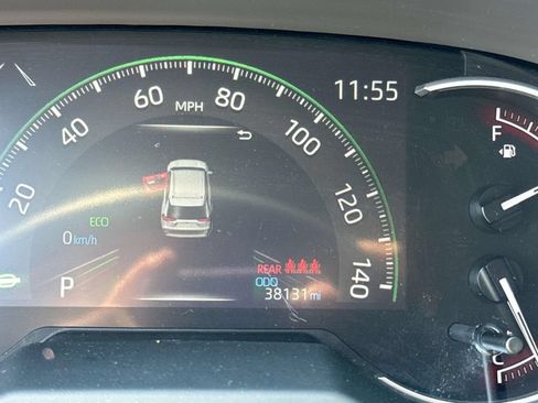 Used 2024 Toyota RAV4 LE AWD/4WD image 27