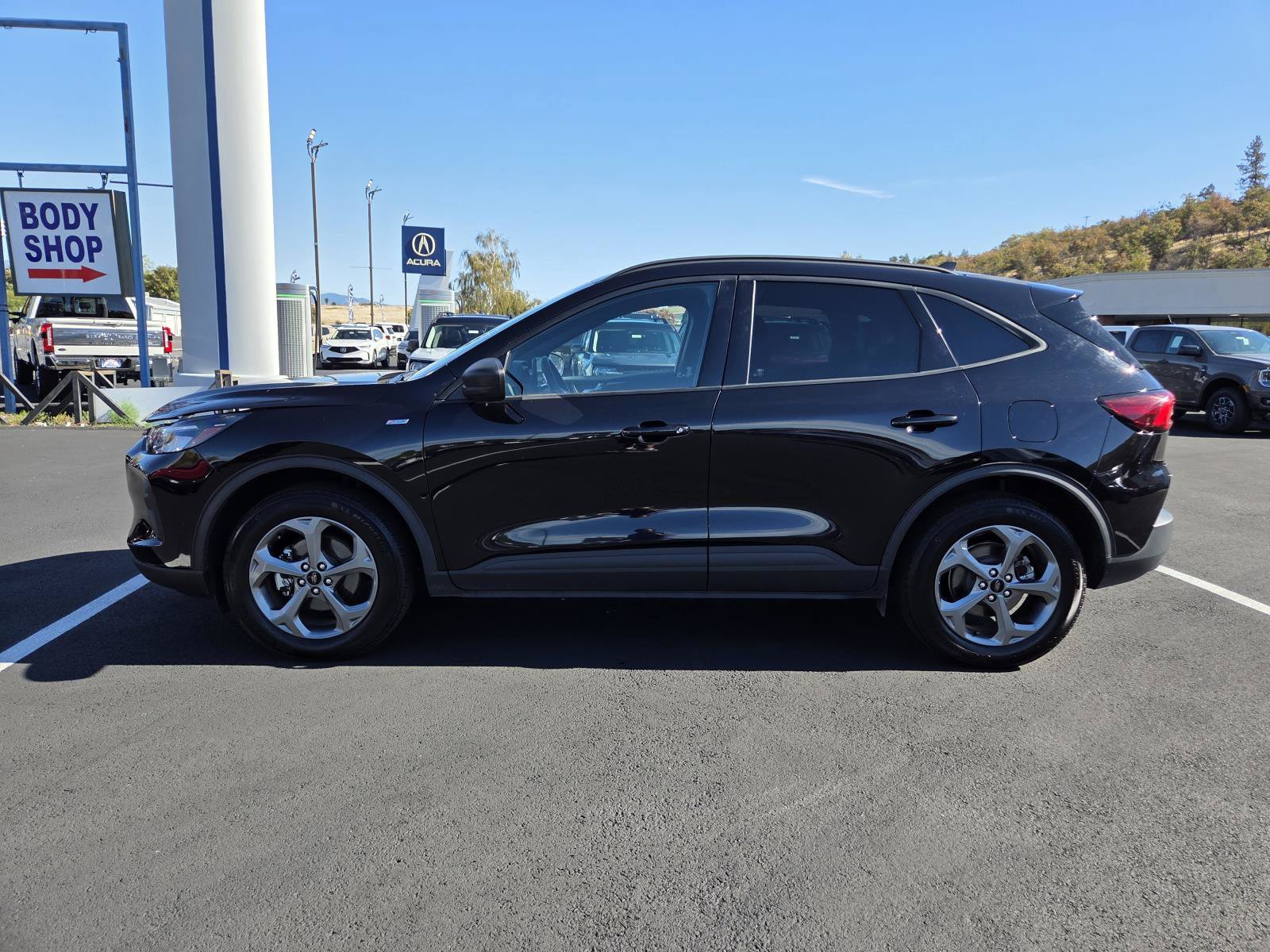 Used 2025 Ford Escape ST-Line AWD/4WD image 8