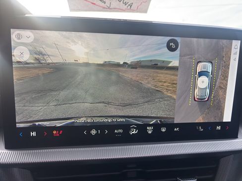 Used 2025 Ford Explorer ST image 10