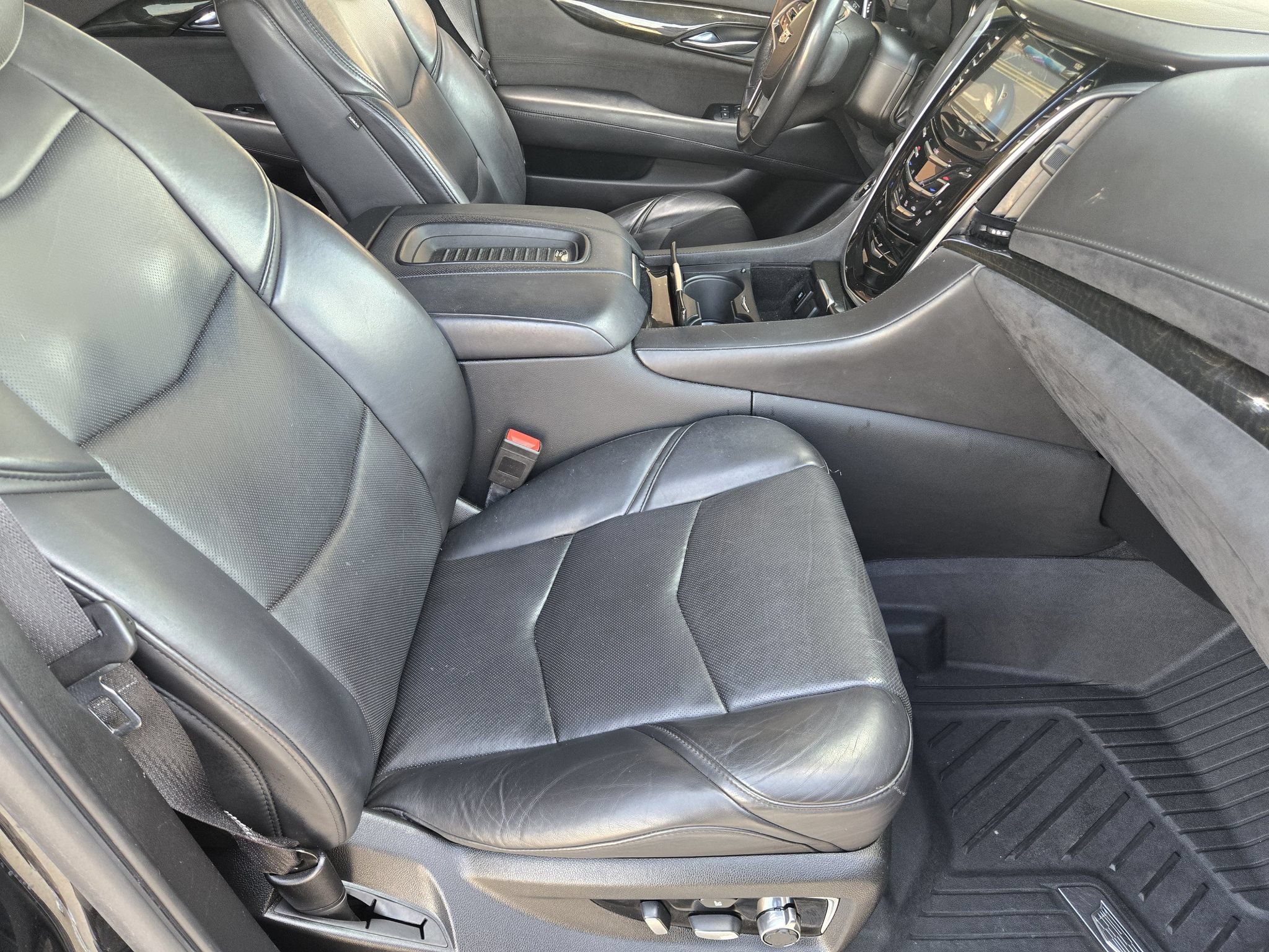 Used 2020 Cadillac Escalade Platinum AWD/4WD image 14