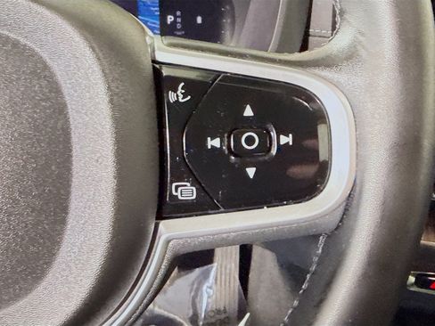 Used 2023 Volvo XC60 B5 Ultimate w/ Protection Package Premier FWD image 15