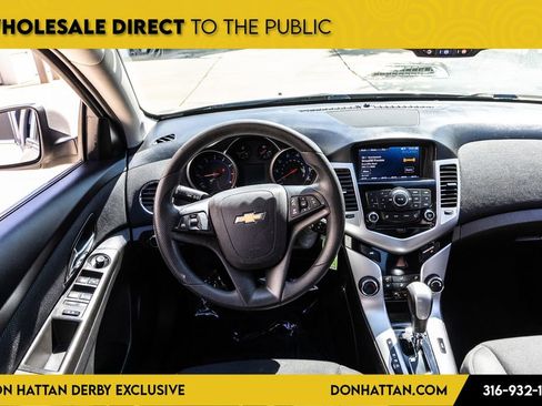 Used 2016 Chevrolet Cruze LT FWD image 6
