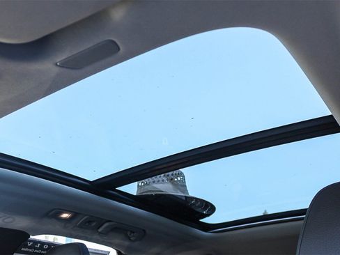 Used 2025 Volvo XC60 B5 Plus image 26