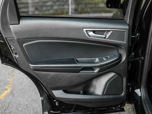 Used 2023 Ford Edge SEL image 19