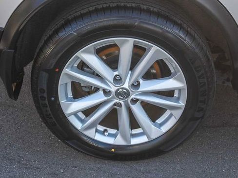 Used 2018 Nissan Rogue Sport SV image 13