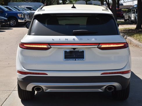 New 2026 Lincoln Corsair Premiere image 8