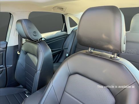 Used 2023 Volkswagen Jetta SE image 16