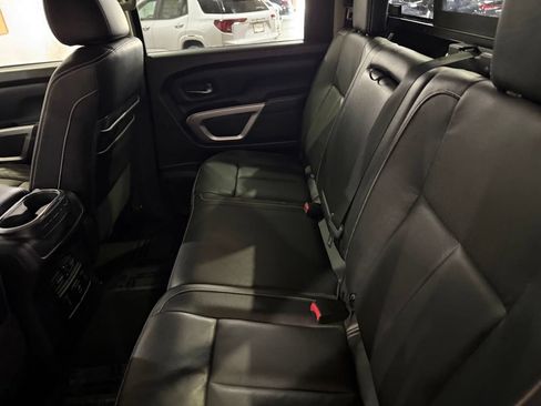 Used 2016 Nissan Titan PRO-4X w/ Pro-4x Convenience Package AWD/4WD image 28