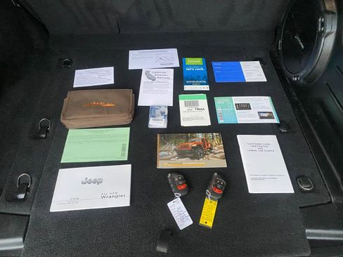 Used 2018 Jeep Wrangler Unlimited Sahara image 21