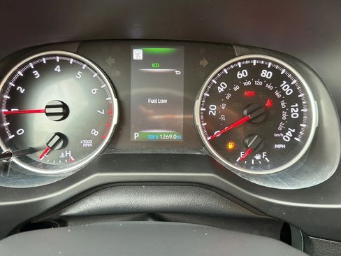 Used 2022 Toyota RAV4 LE AWD/4WD image 16