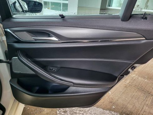 Used 2022 BMW M5 Base w/ Executive Package image 22