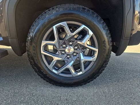 Used 2022 GMC Sierra 1500 SLT w/ SLT Convenience Package image 9