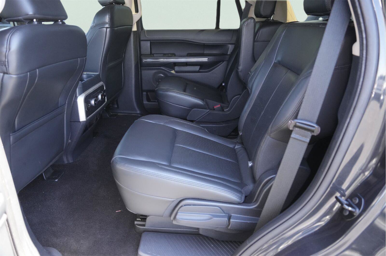 Used 2022 Ford Expedition XLT RWD image 12