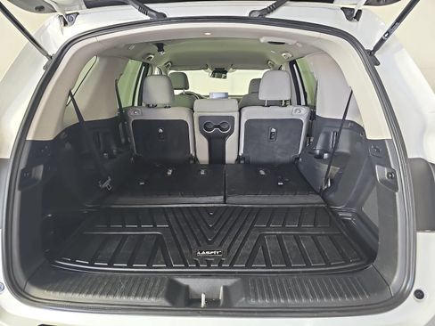 Used 2023 Honda Pilot LX image 12