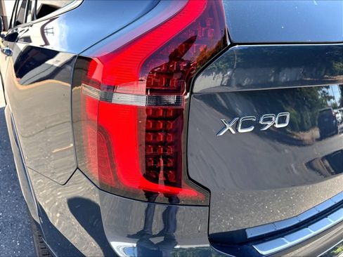 New 2026 Volvo XC90 B6 Plus w/ Protection Package Premier AWD/4WD image 23