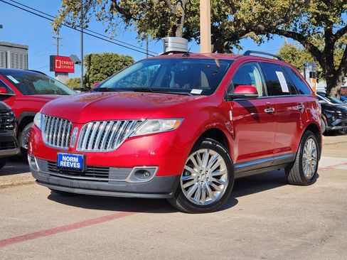 Used 2012 Lincoln MKX FWD image 1