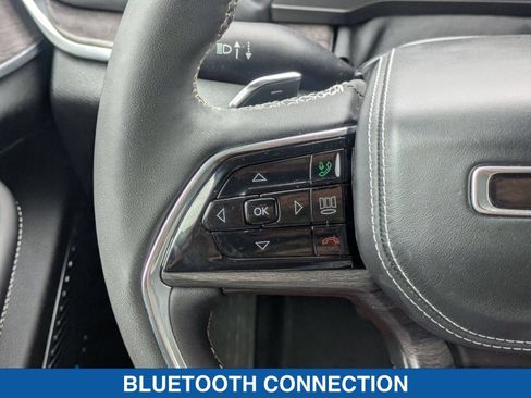 Used 2023 Jeep Grand Cherokee Overland w/ Luxury Tech Group IV AWD/4WD image 17
