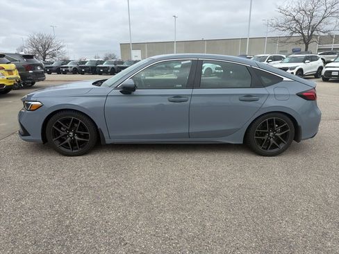 Used 2023 Honda Civic Sport Touring image 3