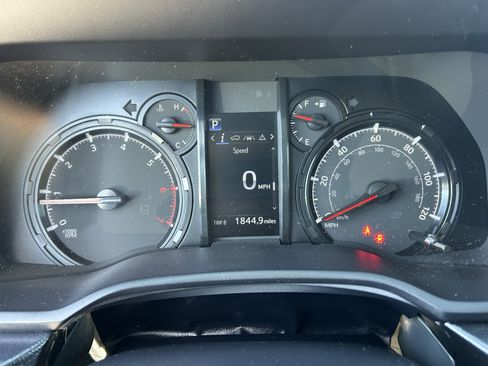 Certified 2024 Toyota 4Runner SR5 AWD/4WD image 30