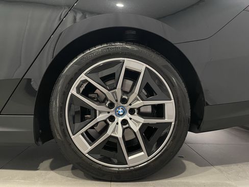 Used 2024 BMW i5 eDrive40i w/ Premium Package RWD image 8