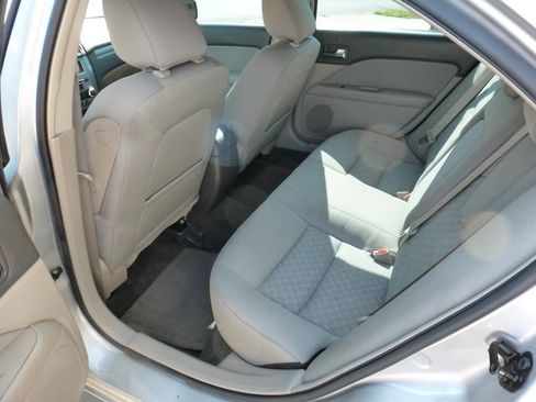 Used 2010 Ford Fusion SE image 10