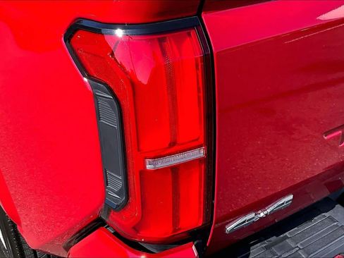 Used 2025 Toyota Tacoma SR5 AWD/4WD image 29