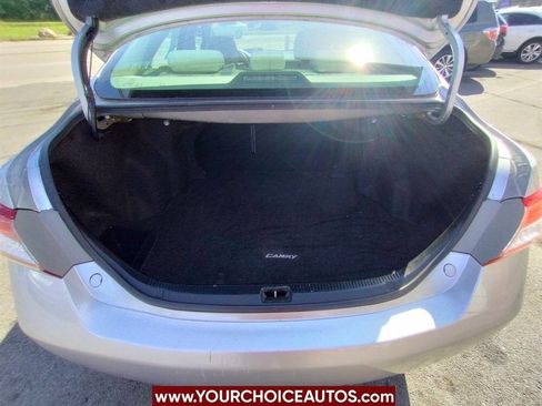 Used 2010 Toyota Camry LE image 10
