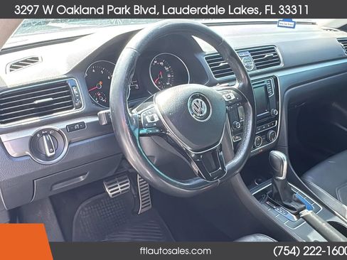 Used 2017 Volkswagen Passat 1.8T R-Line FWD image 36