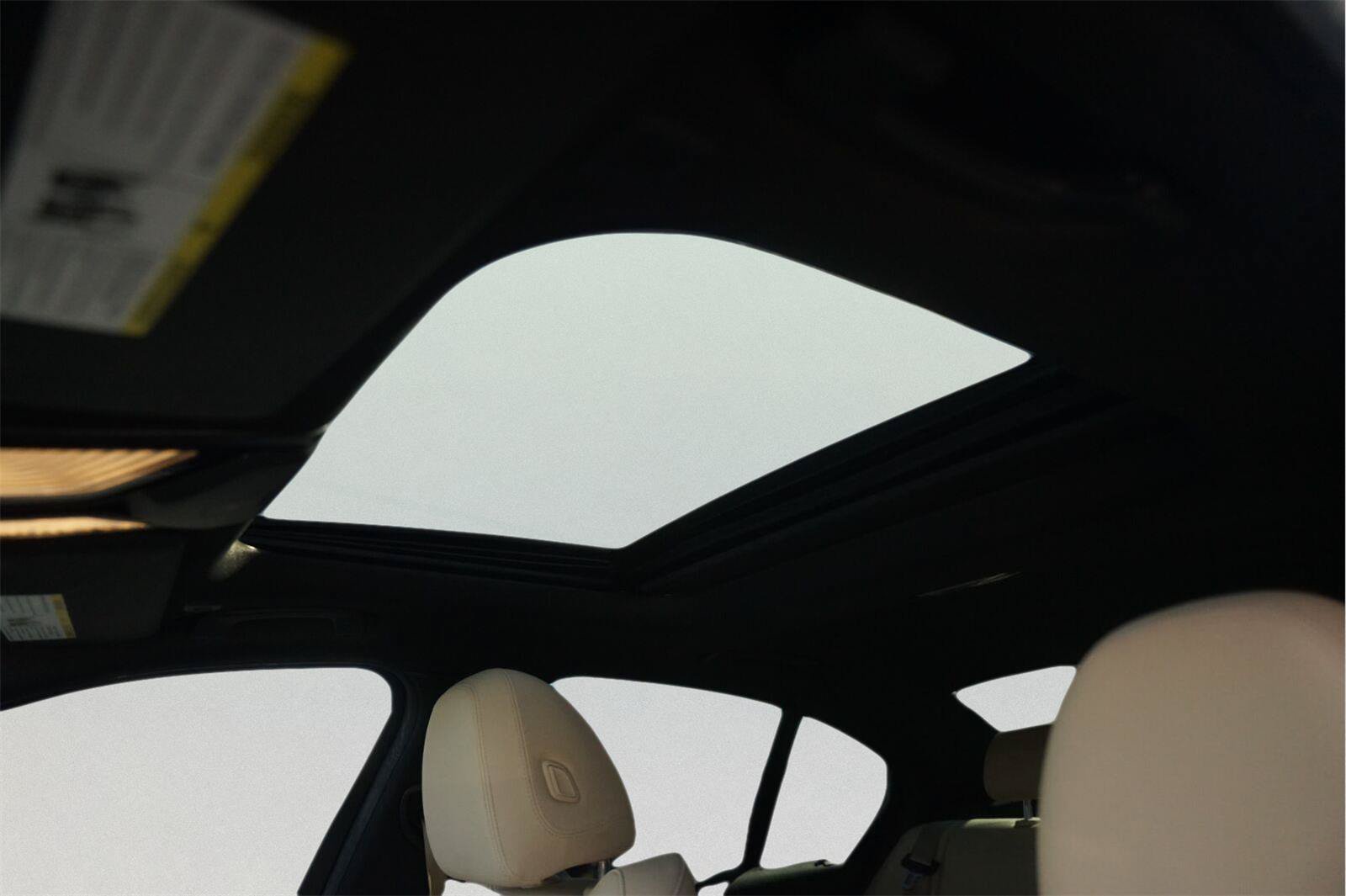 Used 2020 BMW 330i Sedan RWD image 11