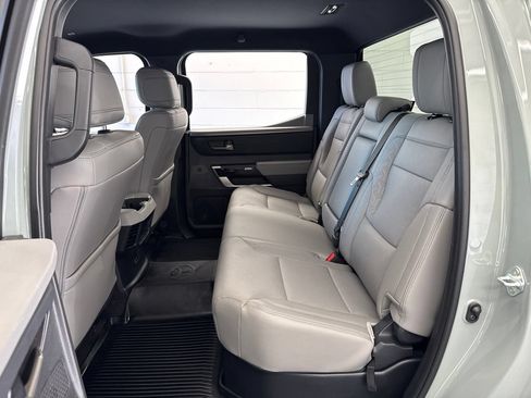 Used 2025 Toyota Tundra Limited AWD/4WD image 36