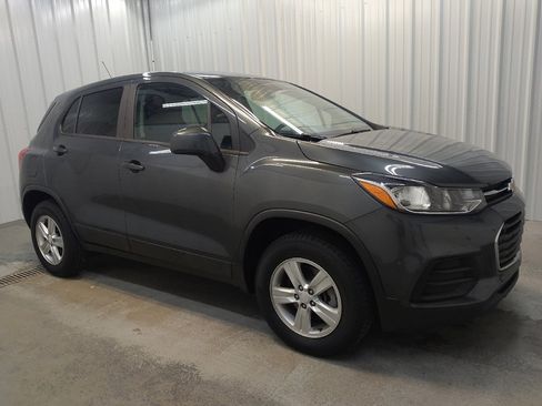 Used 2020 Chevrolet Trax LS w/ Tint and Cruise Package AWD/4WD image 11
