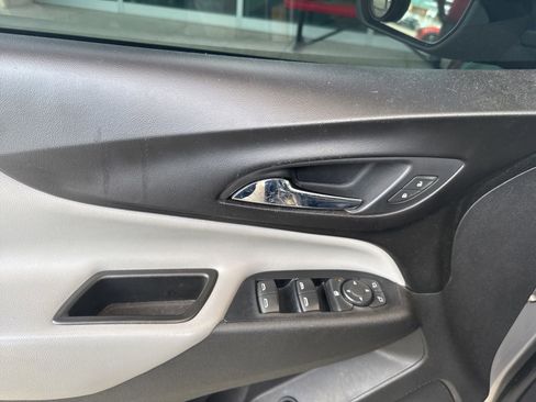 Used 2019 Chevrolet Equinox LT FWD image 6